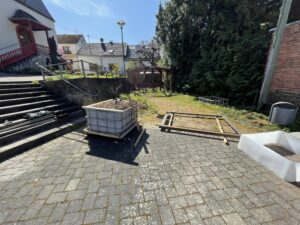 Umgestaltung des Erdbeerkübels am Bachweg